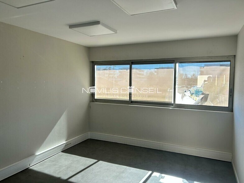 Office in Muret for lease - Interior Photo - Image 2 of 7