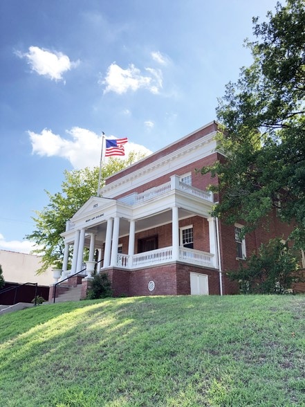 1923 N Classen Blvd, Oklahoma City, OK à vendre - Photo du bâtiment - Image 2 de 37