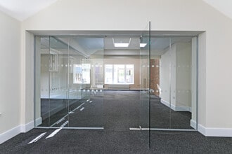 31 Regent St, Barnsley for lease Interior Photo- Image 2 of 24