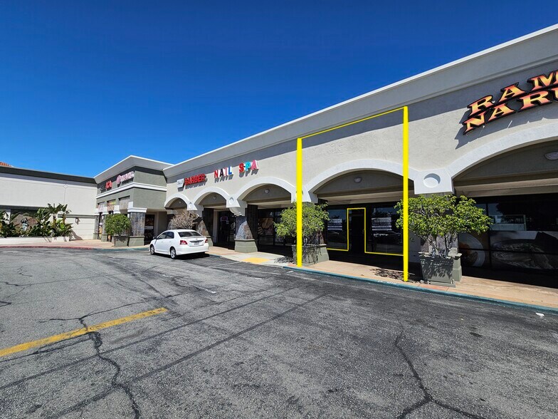 1123-1175 E Alosta Ave, Azusa, CA à louer - Photo du bâtiment - Image 3 de 7
