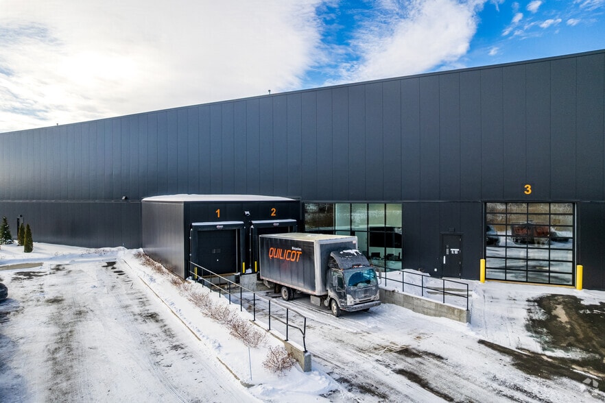 401 Rue Louis-Blériot, Mascouche, QC for lease - Building Photo - Image 3 of 8