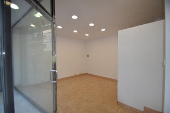 Commerce de détail dans Vilanova i la Geltrú, Barcelona à louer Photo intérieure- Image 2 de 5