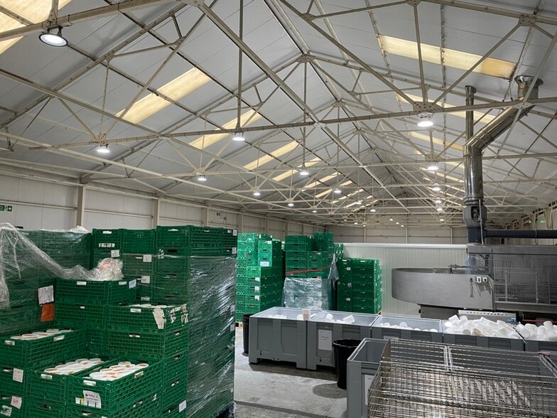 Pipers Ln, Nuneaton for sale - Interior Photo - Image 2 of 4