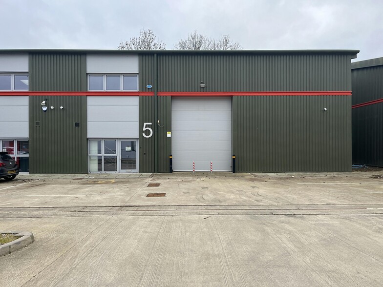 5-6 Century Ct, Westcott for lease - Building Photo - Image 2 of 9