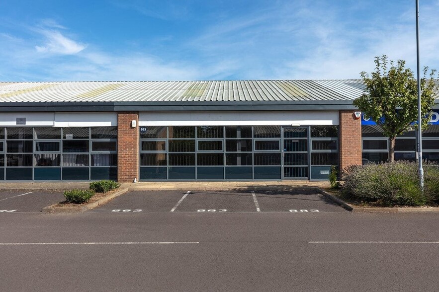 882 Plymouth Rd, Slough for lease - Building Photo - Image 2 of 10