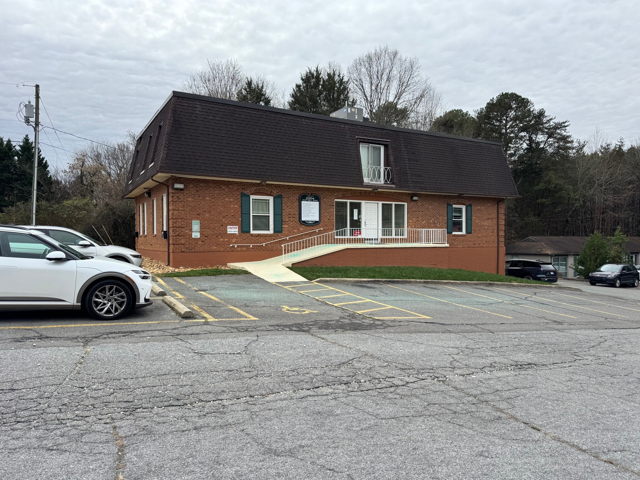 3504 Vest Mill Rd, Winston-Salem, NC à louer Photo du bâtiment- Image 1 de 7