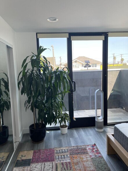 1245 Crenshaw Blvd, Los Angeles, CA à vendre - Photo intérieure - Image 2 de 12