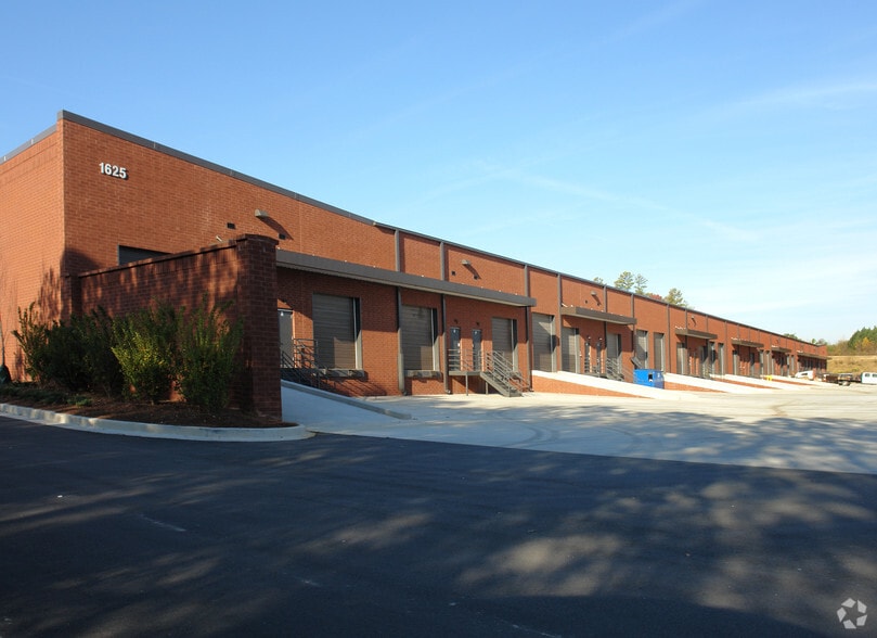 1625 Lakes Pky, Lawrenceville, GA for lease - Building Photo - Image 2 of 11