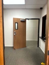 14930 Ventura Blvd, Sherman Oaks, CA for lease Interior Photo- Image 2 of 14