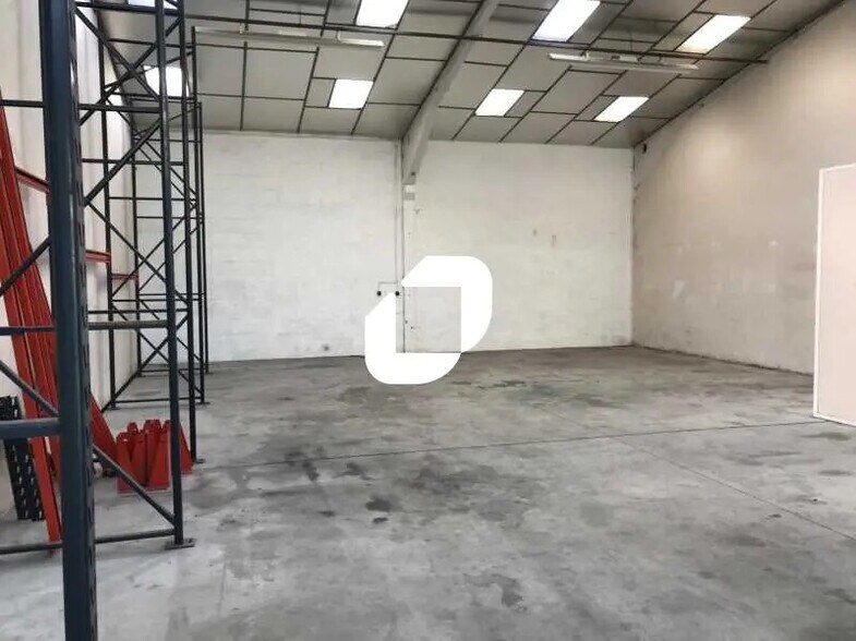 Bureau dans SAINT-OUEN-L'AUMONE à louer - Photo du bâtiment - Image 2 de 50