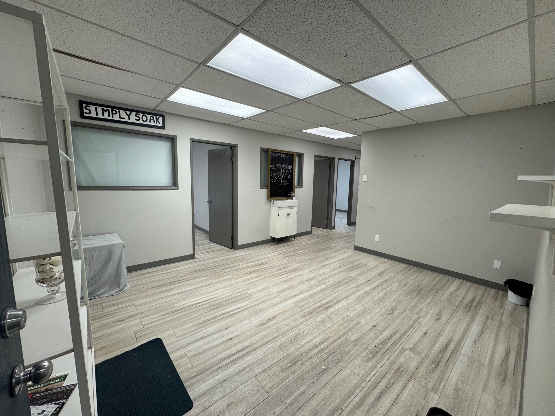 9848 33 Av NW, Edmonton, AB à louer Photo intérieure- Image 1 de 9