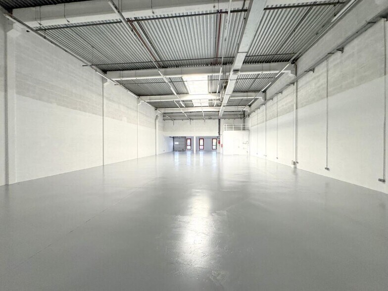 4 Avenue Du Gros Chene, Éragny for lease - Building Photo - Image 3 of 23
