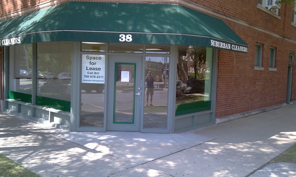 123-129 N Humphrey Ave, Oak Park, IL à louer - Photo du bâtiment - Image 2 de 16