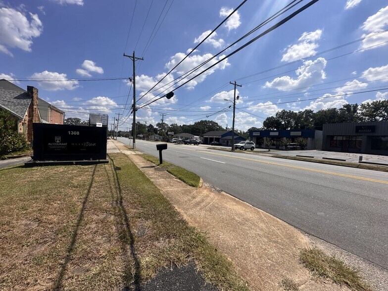 1308 W Poinsett St, Greer, SC for sale - Building Photo - Image 2 of 10