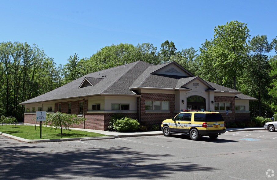 505 Corporate Center Dr, Vandalia, OH for lease - Building Photo - Image 1 of 9