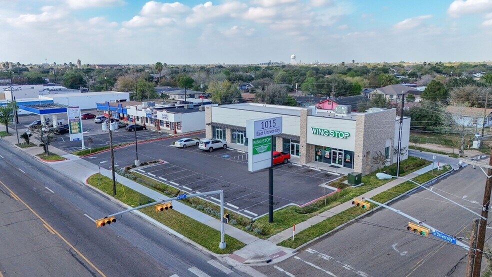 1015 E University Dr, Edinburg, TX à louer - Photo du bâtiment - Image 2 de 7