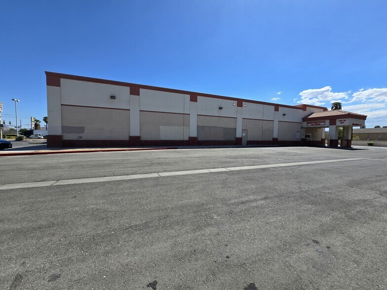 4391 E Washington Ave, Las Vegas, NV à louer - Photo du bâtiment - Image 3 de 10