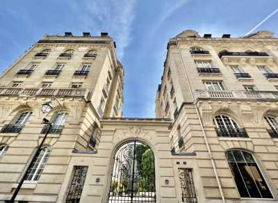 3 Rue Palatine, Paris à louer - Photo du bâtiment - Image 1 de 3