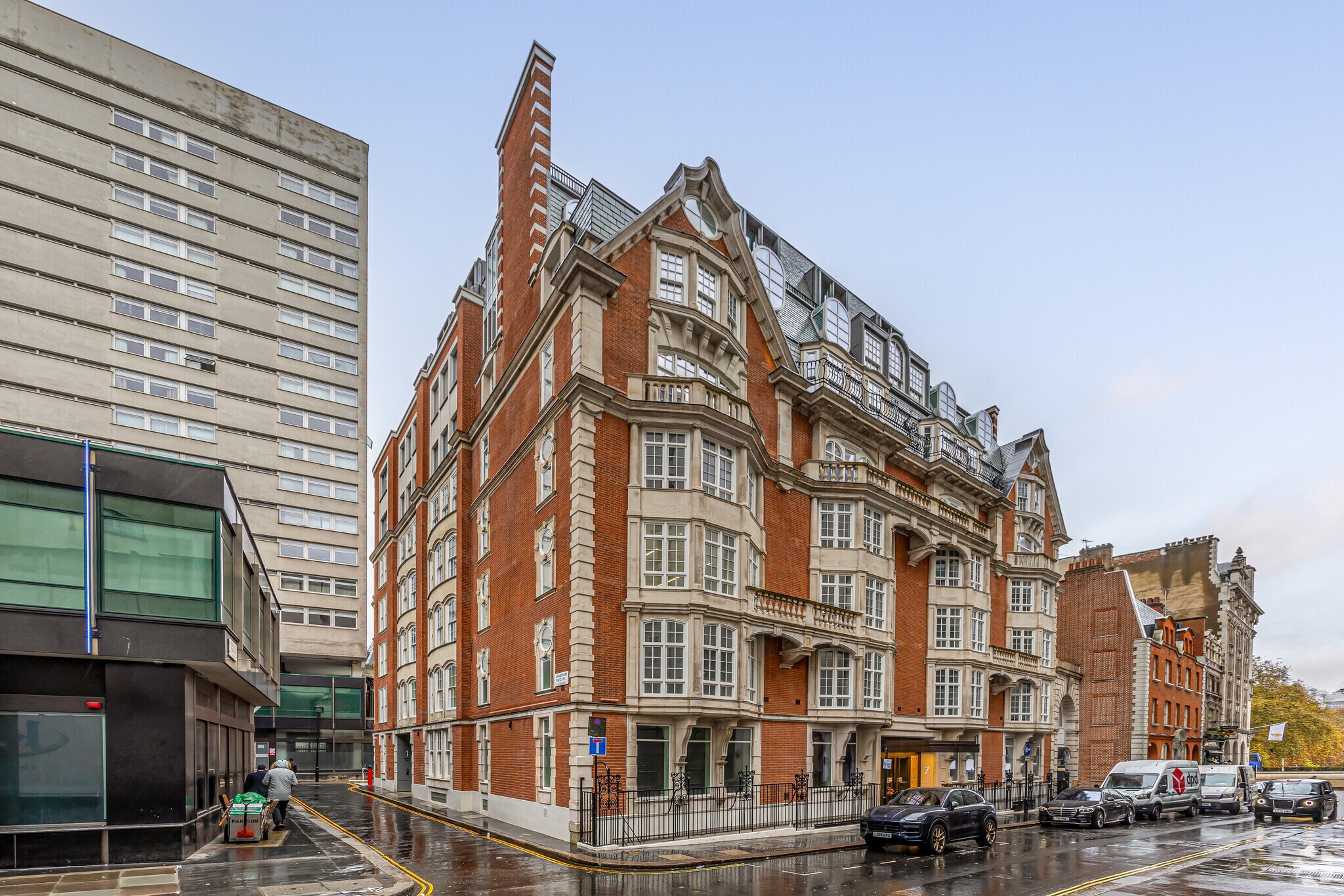 7 Old Park Ln, Londres à vendre Photo principale- Image 1 de 3