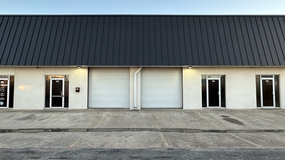 11345 Emerald St, Dallas, TX for lease - Building Photo - Image 3 of 3