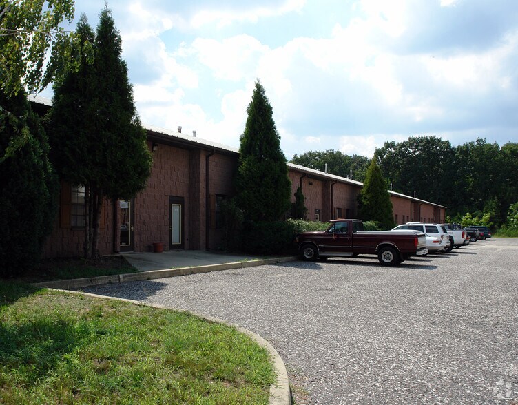 301-321 Pinedge Dr, Berlin, NJ à louer - Photo principale - Image 3 de 3