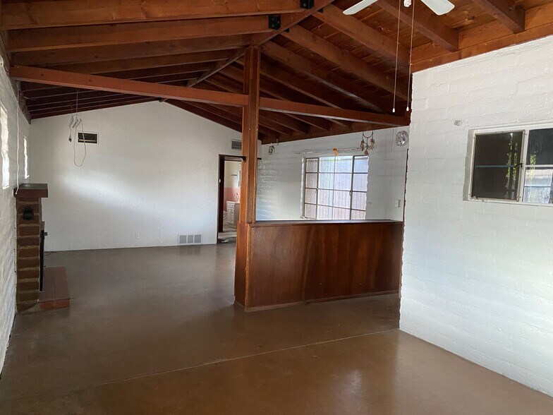 4164 N Flowing Wells Rd, Tucson, AZ à louer - Photo du bâtiment - Image 3 de 7