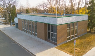 Plus de détails pour 11939 129 Av NW, Edmonton, AB - Commerce de détail à vendre