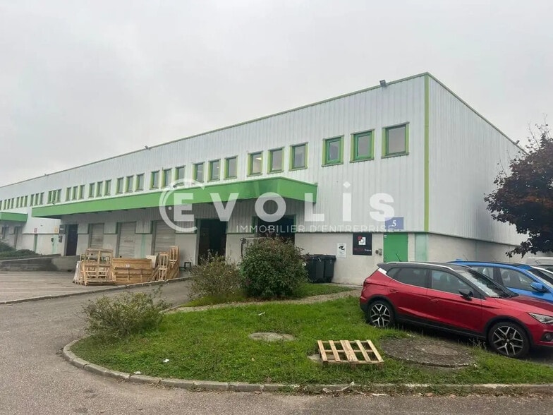 Flex dans Genas à louer - Photo du bâtiment - Image 2 de 10