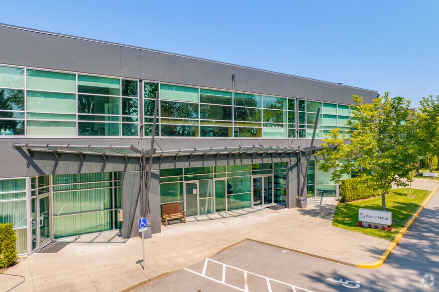 6651 Fraserwood Pl, Richmond, BC à louer - Photo du bâtiment - Image 3 de 5