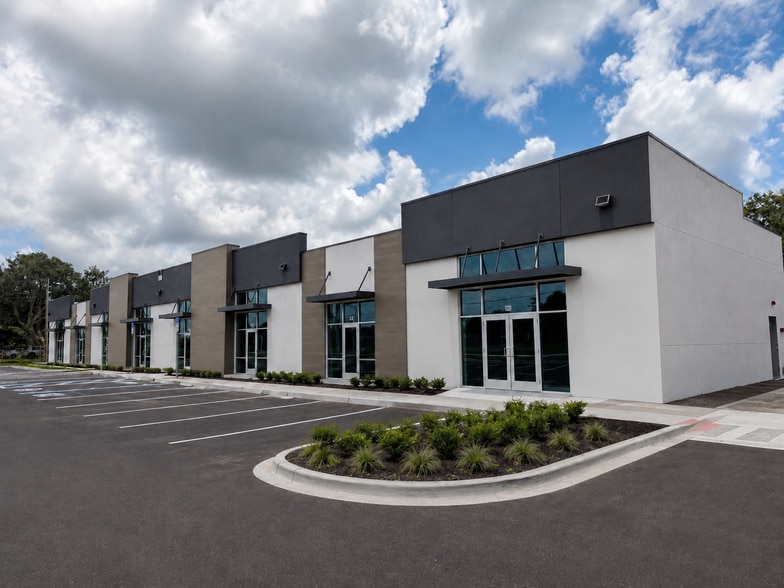 1589 N Goldenrod Rd, Orlando, FL for lease - Building Photo - Image 3 of 8