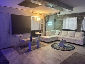 5637 W 63rd St, Chicago, IL for lease Interior Photo- Image 2 of 4