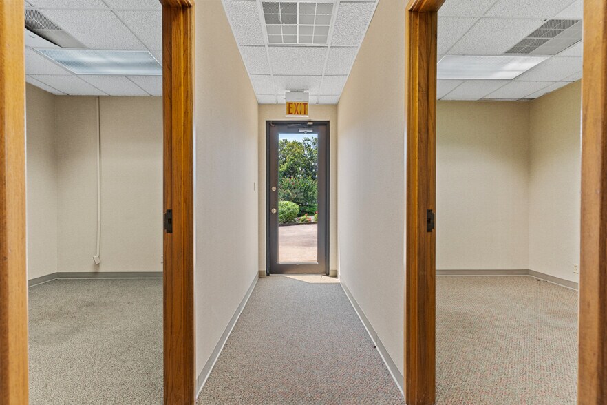 915 Judson Rd, Longview, TX à louer - Photo intérieure - Image 3 de 6