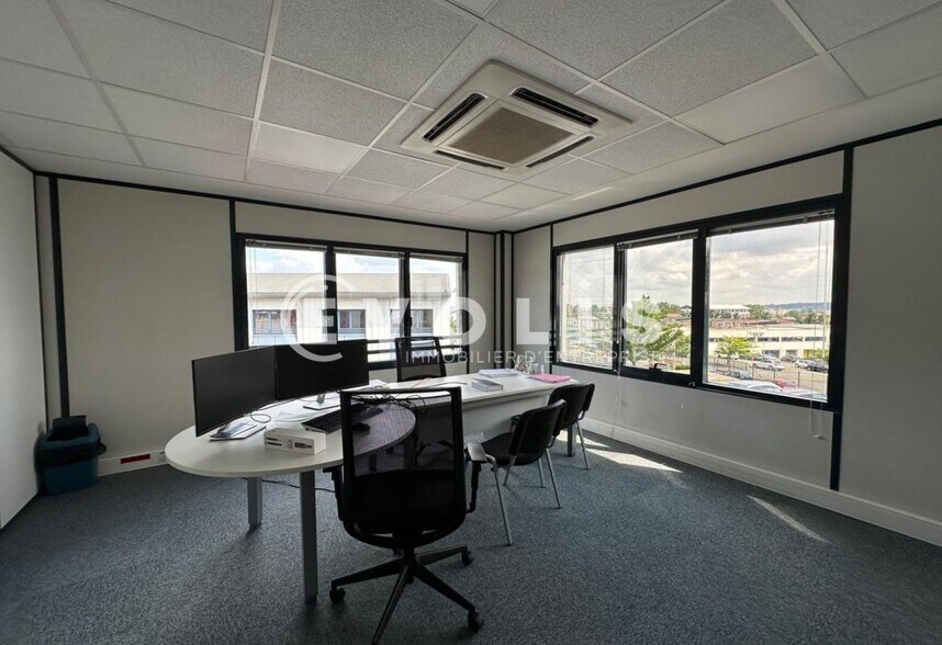 65 Rue Henri Depagneux, Limas for lease - Interior Photo - Image 1 of 3