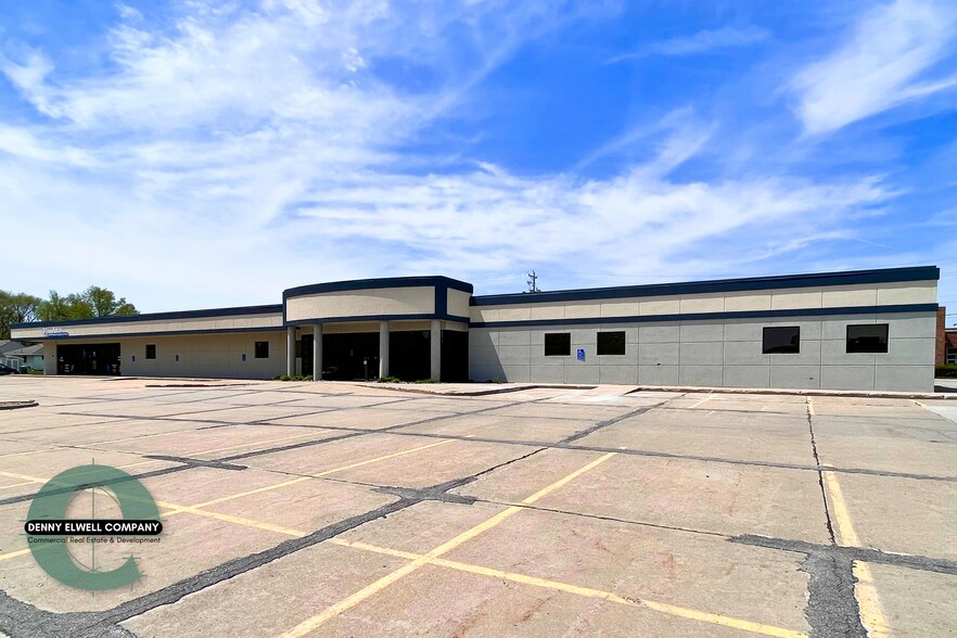 220 W 1st St, Ankeny, IA à louer - Photo principale - Image 1 de 9