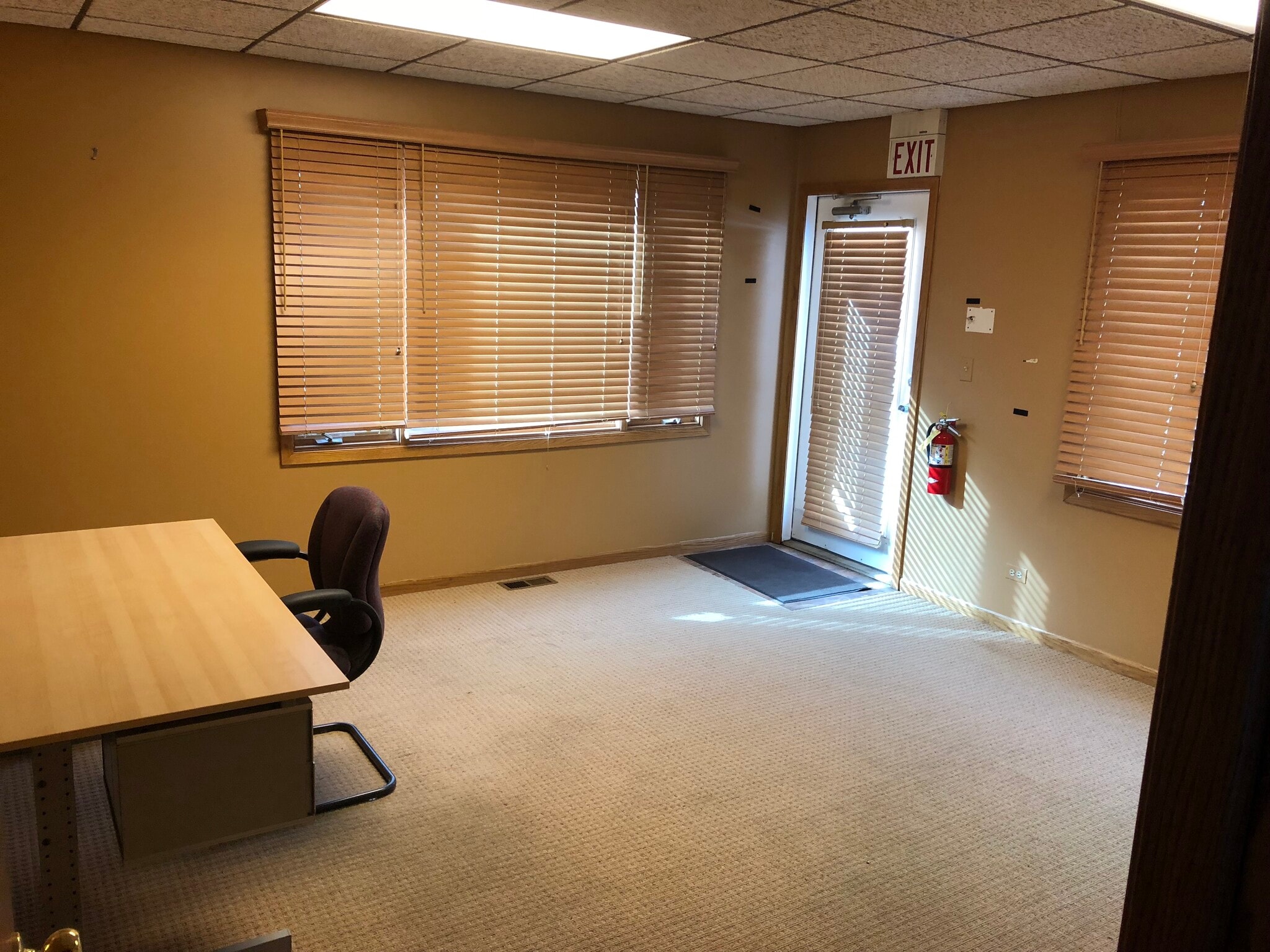 75 E Division St, Mundelein, IL for lease Interior Photo- Image 1 of 9