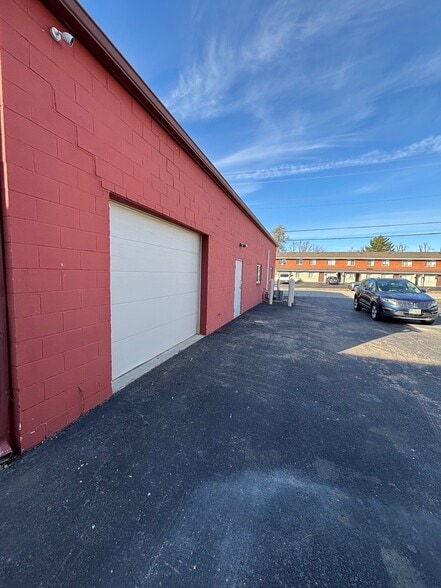 706 W Xenia Dr, Fairborn, OH for sale - Building Photo - Image 3 of 15