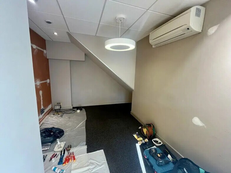 Retail in Avignon for lease - Building Photo - Image 3 of 8