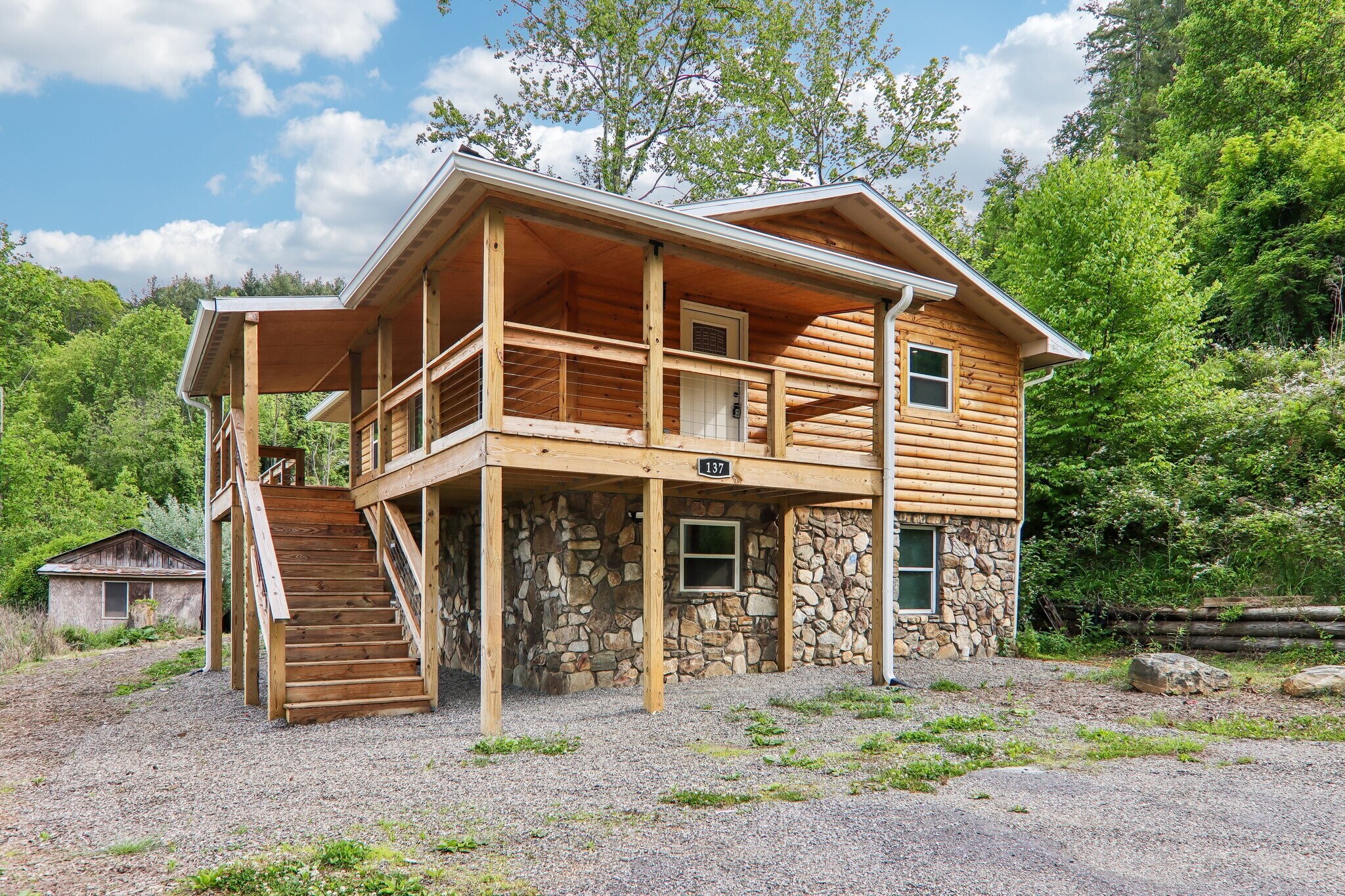 Opportunity Zone: WNC Tiny Hme Community portefeuille de 1 propriétés à vendre sur LoopNet.ca Photo du bâtiment- Image 1 de 40