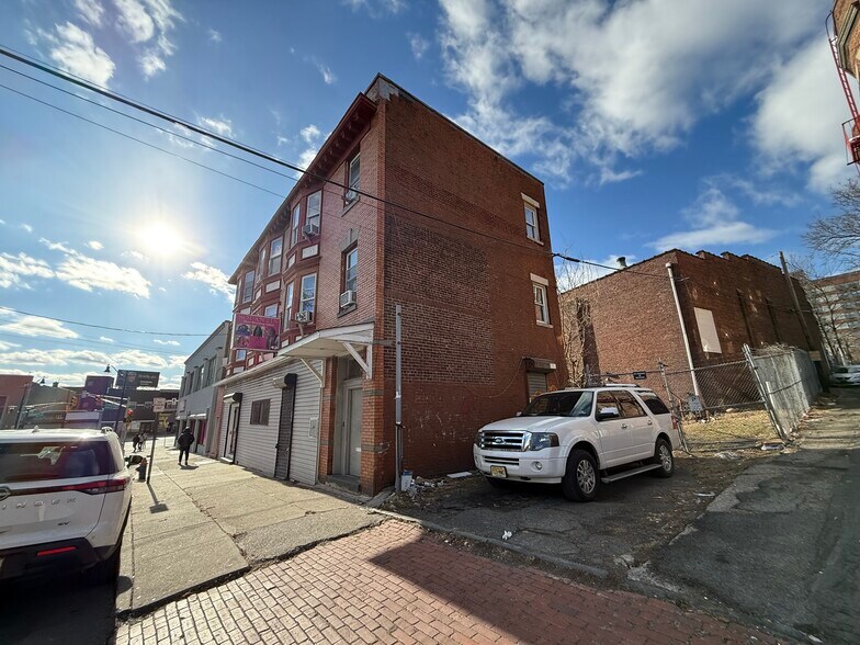 7 Myrtle Ave, Irvington, NJ à vendre - Photo du bâtiment - Image 2 de 2