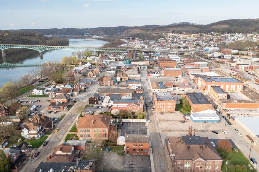 207 Allegheny St, Tarentum, PA à louer - Aérien - Image 2 de 5