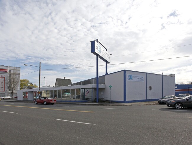 More details for 1500 NE Sandy Blvd, Portland, OR - Industrial for Lease