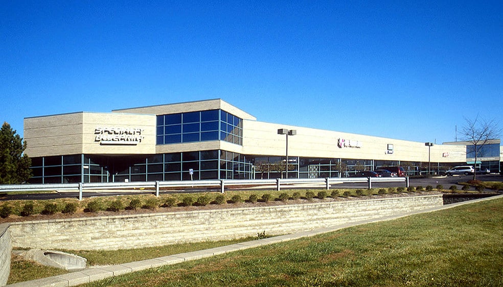 11477-11493 Page Service Dr, Maryland Heights, MO for lease - Building Photo - Image 2 of 7