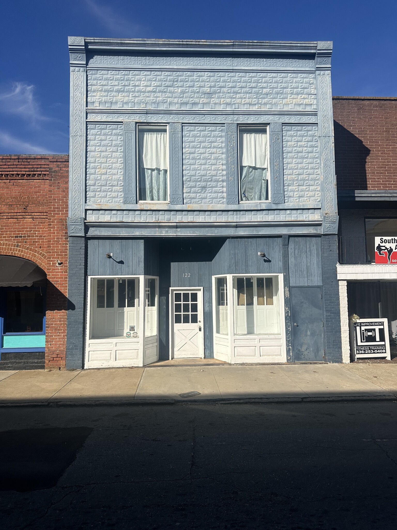 122 W Swannanoa Ave, Liberty, NC for sale Building Photo- Image 1 of 5