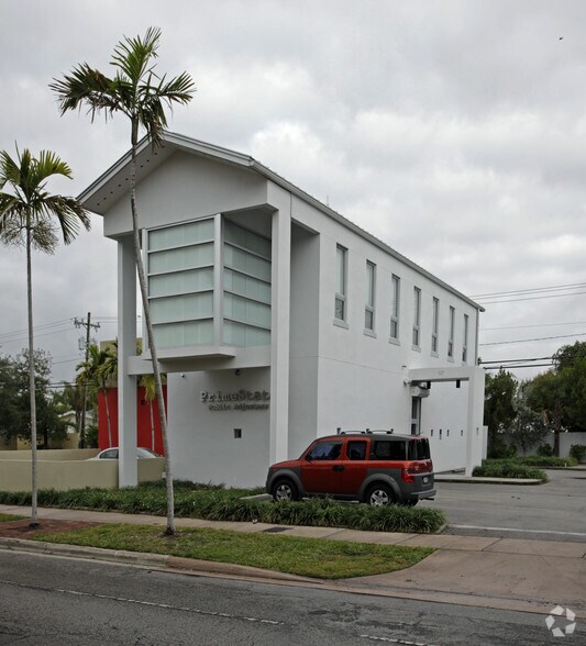 127 Grand Ave, Coconut Grove, FL for lease - Primary Photo - Image 1 of 5
