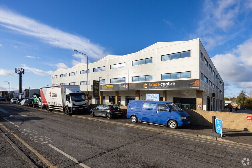 43-49 Fowler Rd, Ilford à louer - Photo du bâtiment - Image 2 de 2