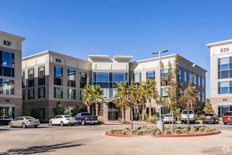 835 Highland Springs Ave, Beaumont, CA for lease - Building Photo - Image 2 of 5
