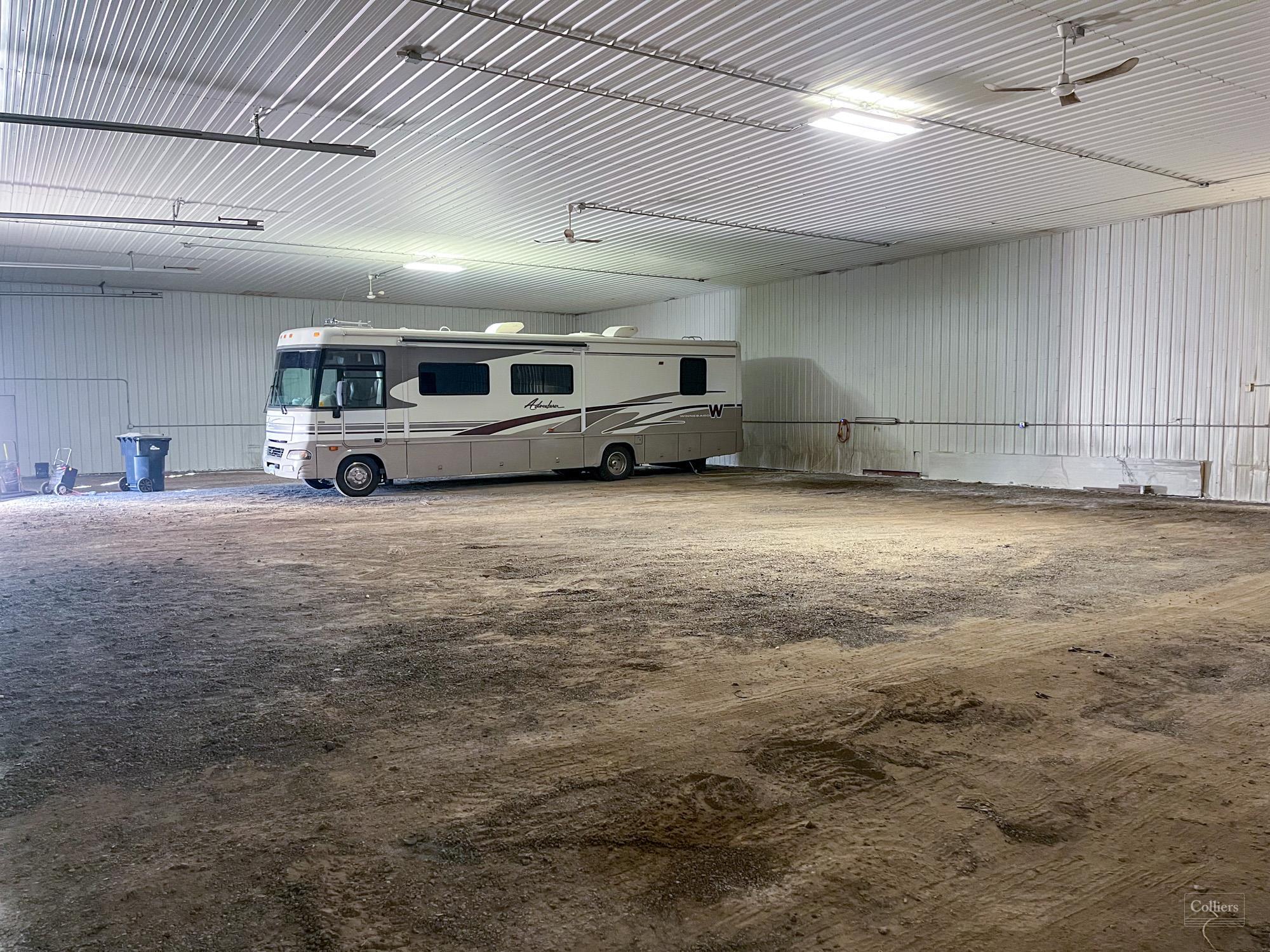 42 10th St, Weyburn, SK for lease Interior Photo- Image 1 of 2