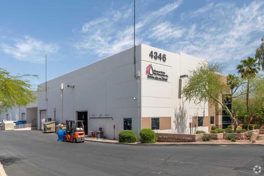 4346 E Elwood St, Phoenix, AZ for lease - Building Photo - Image 3 of 4