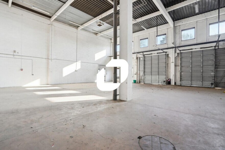 Flex in Lognes for lease - Building Photo - Image 2 of 13