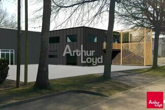 Plus de détails pour Local d'activités à louer